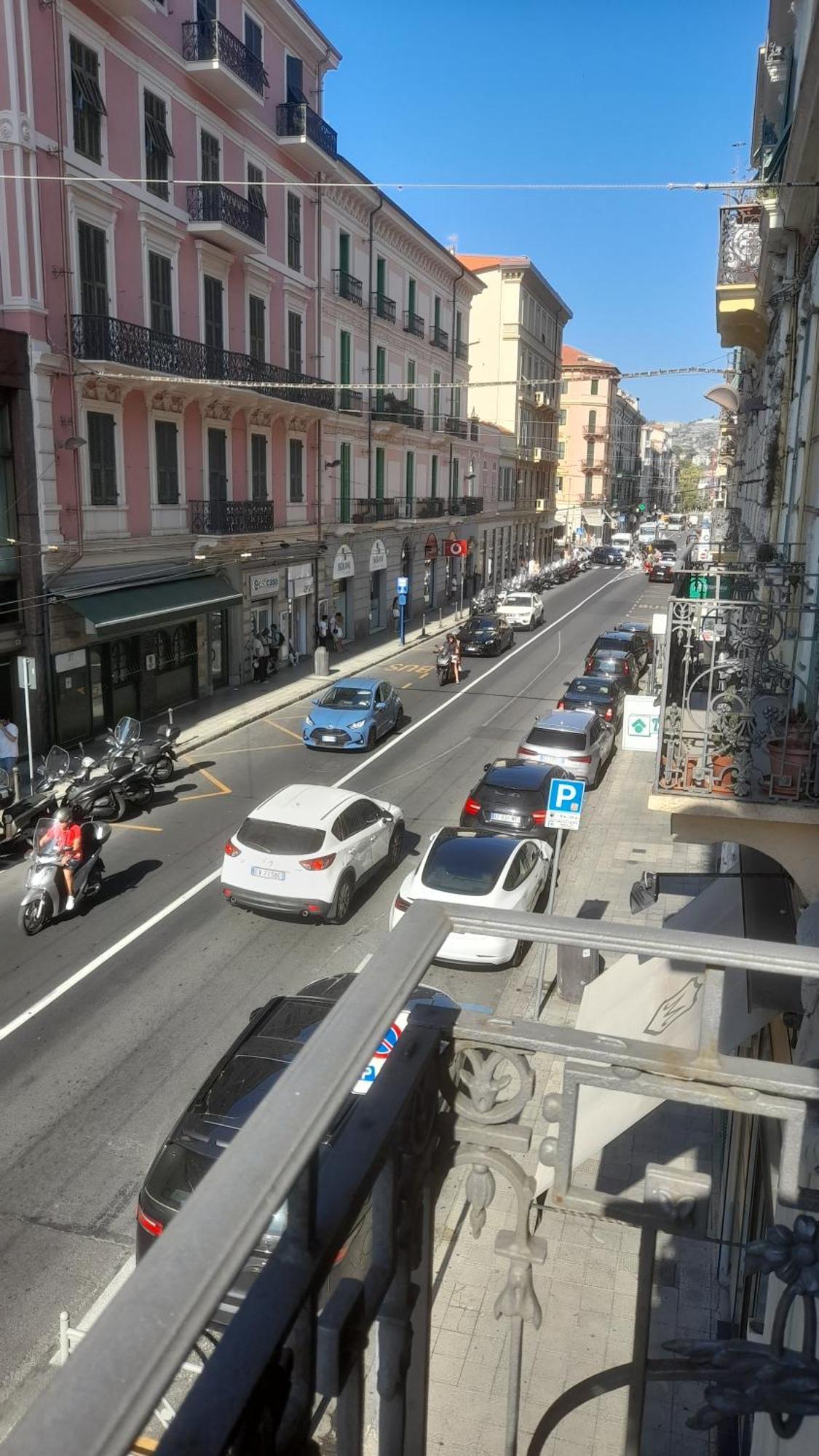 Appartamento Centralissimo Сан Ремо Екстериор снимка